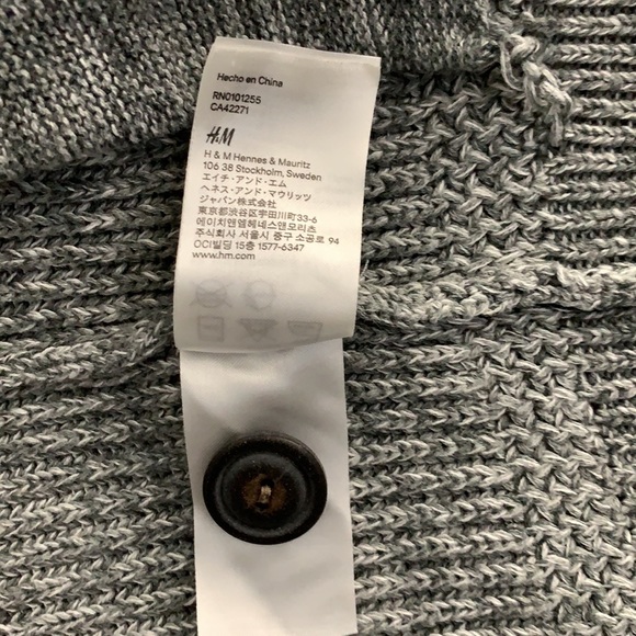H&M gray knit cardigan size XS - Picture 6 of 6